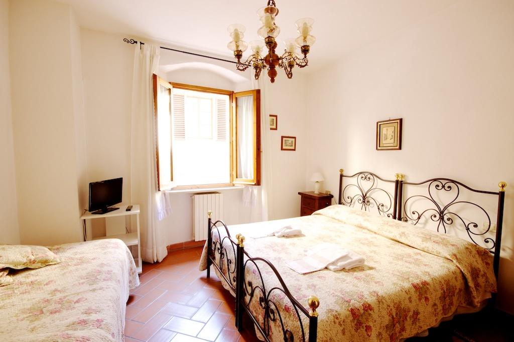 Locanda Il Pino | Hotel San Gimignano Tuscany | Best Price